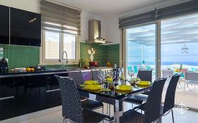 Villa Vittoria - Waterfront House