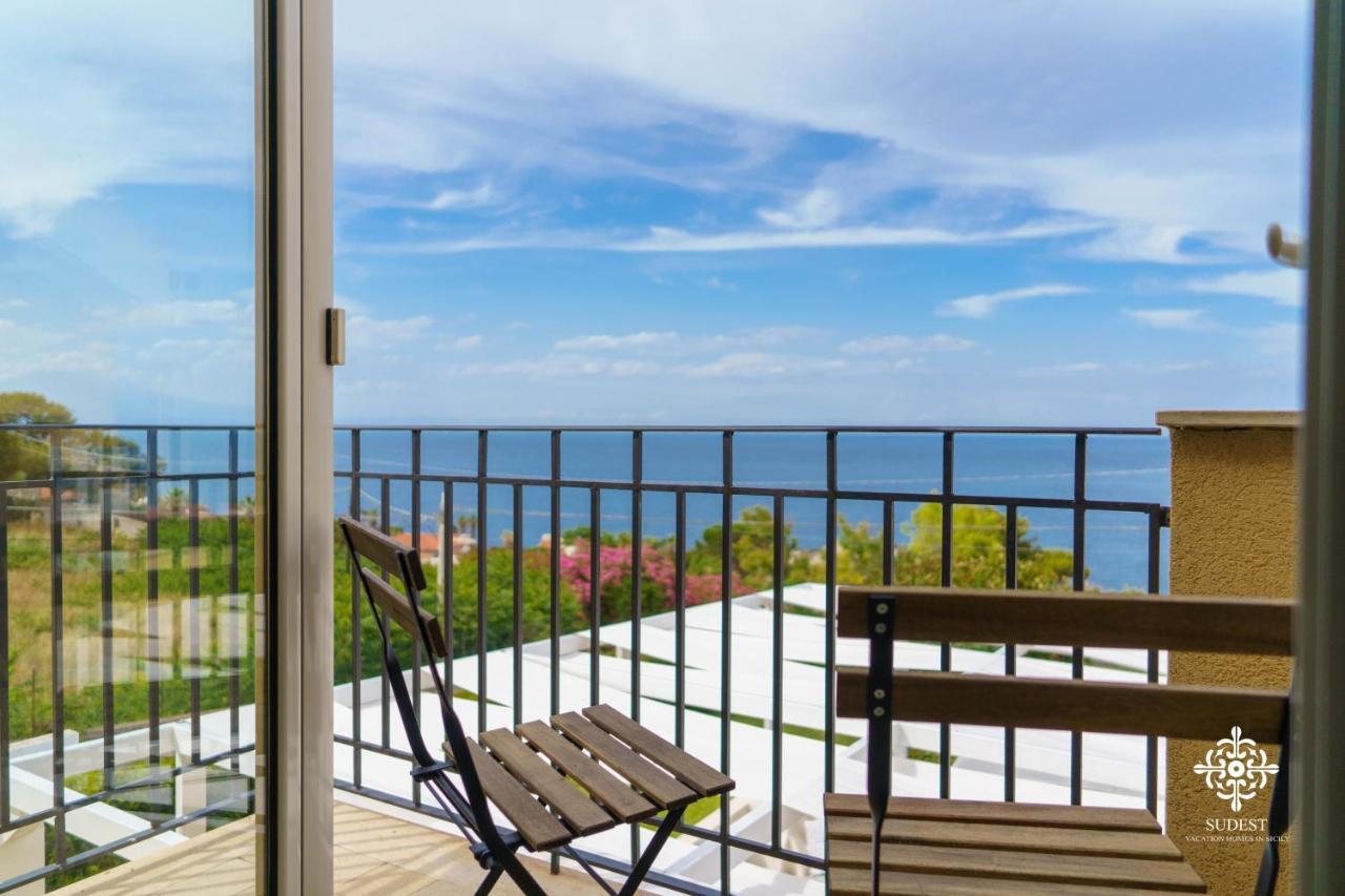 Villa Vittoria - Waterfront House Augusta Exterior photo