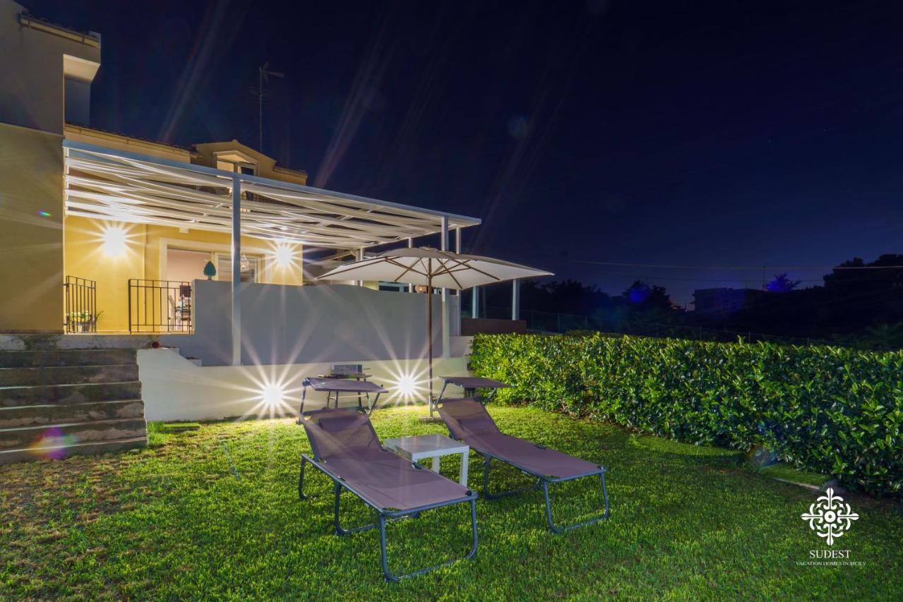 Villa Vittoria - Waterfront House Augusta Exterior photo
